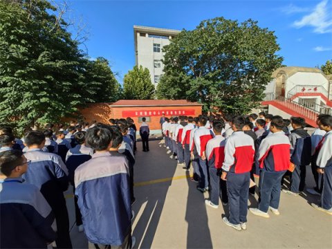 机加工、汽修专业部开展地震应急疏散安全逃生演练活动