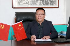 《中国道路·中国梦》一书刊载乐亭县综合职业技术学校李世春校长事迹