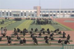 曹妃甸职教中心军训系列报道：在军训中成长