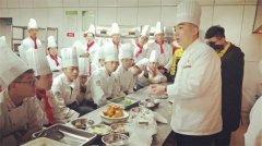 鸿宴大师进课堂——唐山一职专践行现代学徒制系列活动之一
