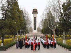追寻先烈足迹 传承革命精神─丰南职教中心党员和师生代表到冀东烈士陵园祭奠先烈