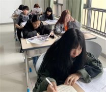 一日之计在于晨——唐山实验中专开展读报活动