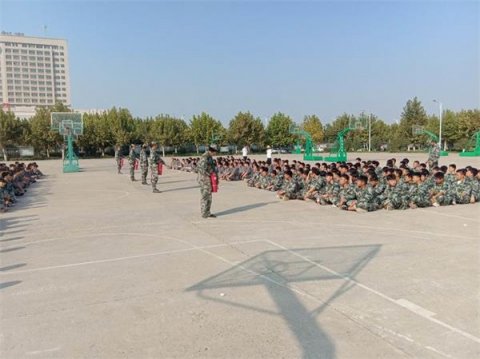 滦州市职业技术教育中心2019年秋季新生消防逃生演练纪实