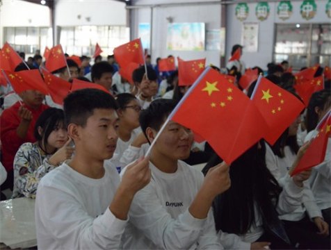 高歌好赋腾飞曲  盛世当歌奋进诗——开平职校喜迎新中国成立70周年革命诗词吟诵大会