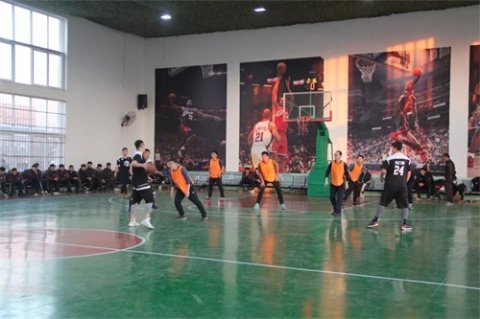 曹妃甸区职教中心与区篮协举办篮球友谊赛