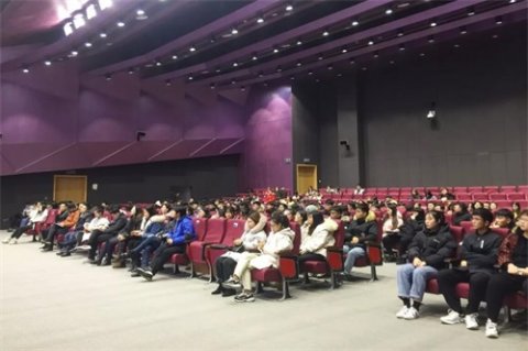 曹妃甸职业技术学院“青马工程”培训班第二课顺利开展