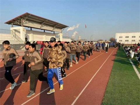 开平职校迎接2020年元旦冬季运动会