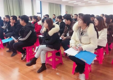 激情凝聚力量，团队绽放活力——曹职院开展师资培训