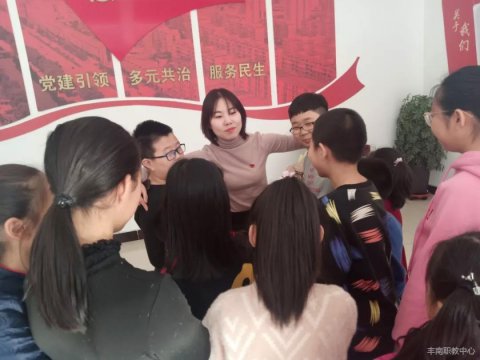 丰南职教中心：服务社区 喜迎新春