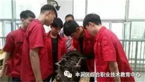 【同心战“疫”进行时】丰润综合职教中心汽车技术部的魅力＂主播＂姬东礼  