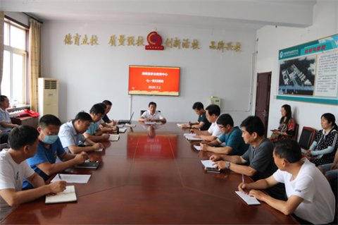 滦南职教中心党总支开展“迎‘七一’·学党章·重温入党誓词”主题党日活动