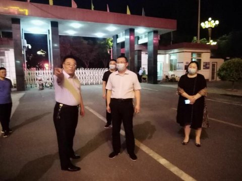 高考在即 关心在行——张永涛局长高考前夜来乐亭职校慰问备考师生