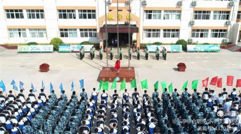 你将是乐亭职校最靓丽的风景 ——乐亭职校举行新学期第一次升旗仪式