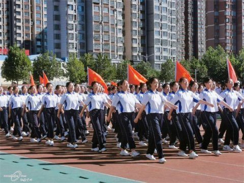 丰南职教中心举行2020级军训闭幕式暨汇报表演