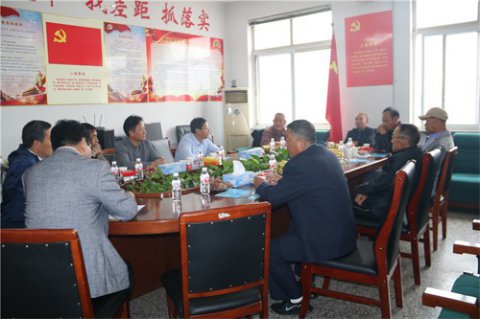 滦南职教中心召开“迎国庆 庆中秋”老干部座谈会