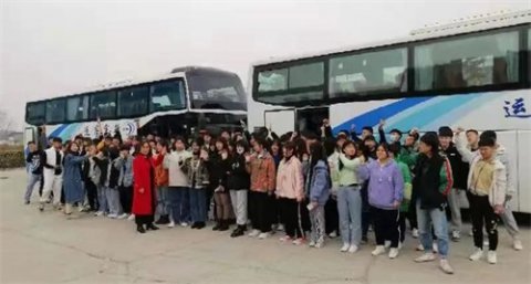 开职学子赴津赶考 向着梦想启航