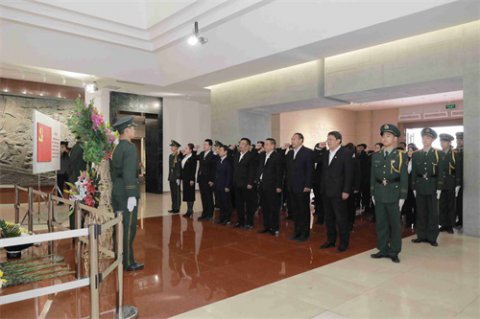 永葆初心跟党走 奋力建功新时代 ——乐亭职校开展清明祭英烈主题党日活动