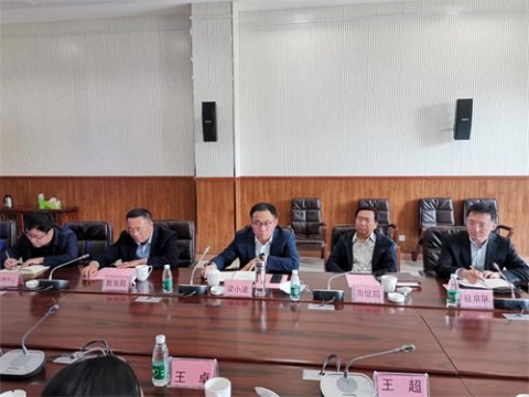 校企合作 共谋发展——哈工大机器人集团考察团来丰润职教中心实地考察