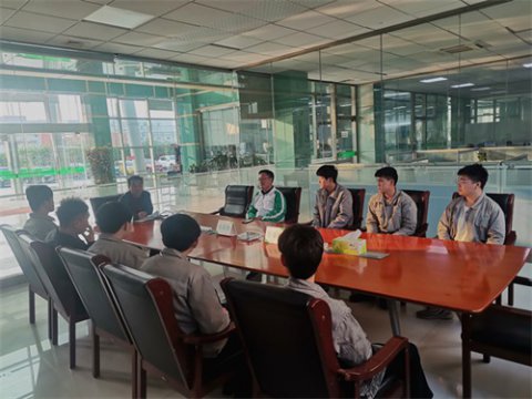 玉田职教中心对顶岗实习合企业开展就业回访活动