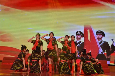 滦南县职业教育中心 举行“五四”青年节暨建党100周年诵读比赛