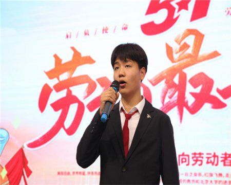 口语项目决赛展现青春风貌 ——玉田职教中心财经专业部举行“发扬奉献精神，弘扬时代旋律”主题演讲比赛