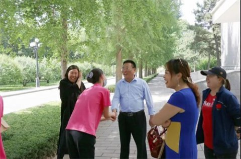 心系学子 情暖人心——乐亭职校校长深入中央党校看望工学交替学生