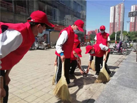 迅速行动！创城刻不容缓 ——玉田职教中心融行志愿服务队到钰鼎春园社区开展环境整治活动