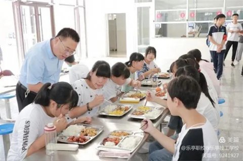 乐亭职校：让教育载着情怀出发 带着温度落地