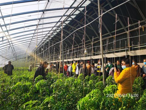 观摩实践促提升 现场教学增技能 ——玉田职教中心开展高素质农民学员观摩实践现场教学活动