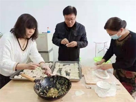 玉田职教中心：初冬暴雪万物寒 职教且末一家亲