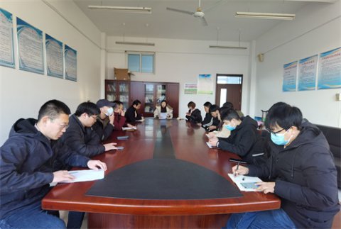 丰南职教中心名班主任工作室召开学期工作研讨会