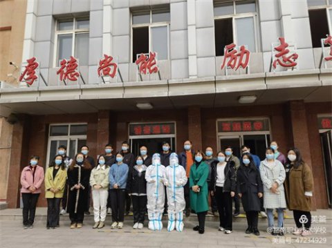 路南职校：疫情封校 不封爱！！！