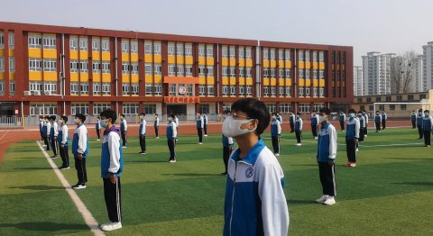 特别的清明，特别的敬礼 ——玉田职教中心举行特殊的升国旗仪式
