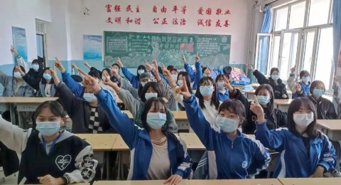 凝心聚力 以“艺”抗疫 ——丰润职教中心医学幼教部组织举行桌舞比赛