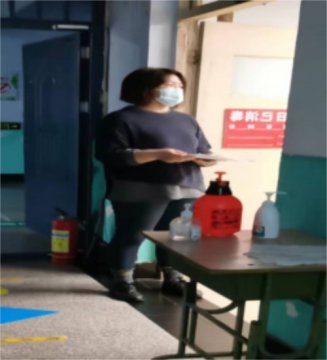 疫情来时，做无怨无悔的职校人——记开平职校崔国红老师