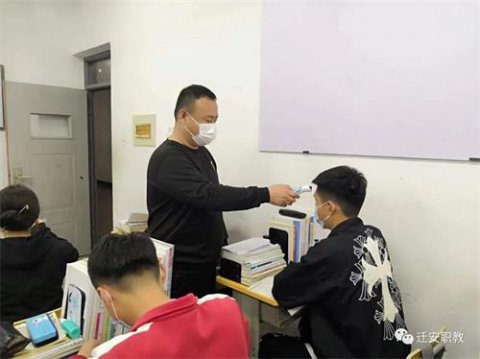 挺身向前显担当——记迁安职教中心装备制造工程系助理刘德银老师