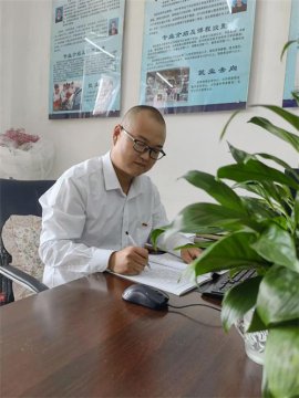 守初心躬耕杏坛 担使命不负芳华——遵化市职教中心优秀教师赵麟祥