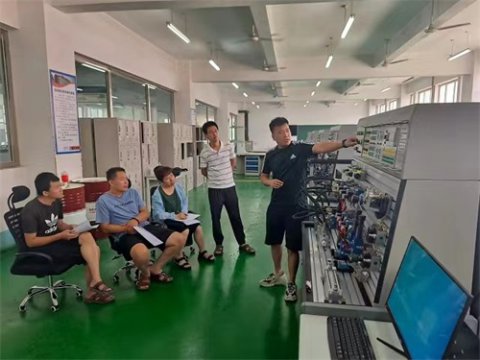 液压设备培训  助力专业发展 ——玉田职教中心开展液压控制设备培训活动