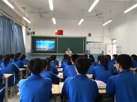 安全无忧，扬帆起航——丰润综合职教中心组织收看“开学安全第一课”专题讲座