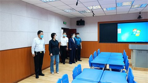 滦南县政府副县长贾秀梅、县政协副主席钱丽琴到滦南职教中心视察