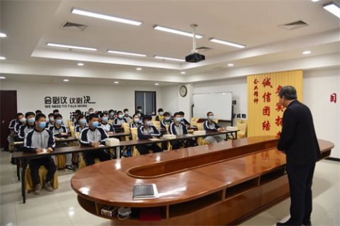 校企合作促发展 知行合一共育人丨唐山一职专举行“现代学徒制”鸿宴班大师课堂暨校企深度合作挂牌聘任仪式