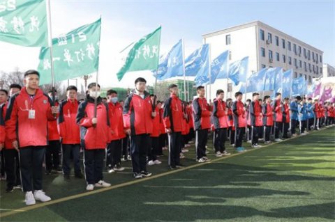 向着更美好出发——乐亭职校举行新学期第一次升旗仪式