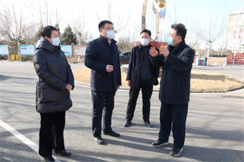 滦南县政府县长侯新宏到滦南职教中心调研
