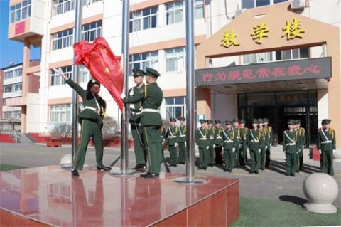 乐亭职校：守行为规范 展文明风采