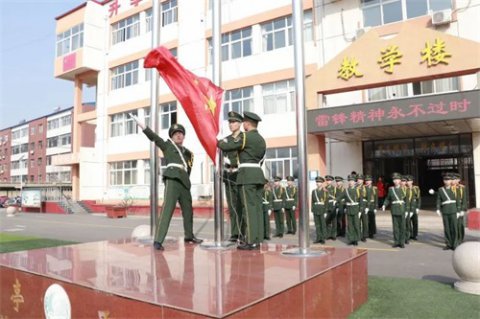 乐亭综合职校思想道德教育活动之——学雷锋活动拉开序幕