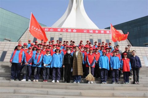 雷锋精神代代传承 志愿青春你我同行——迁西职教中心开展学雷锋志愿服务活动