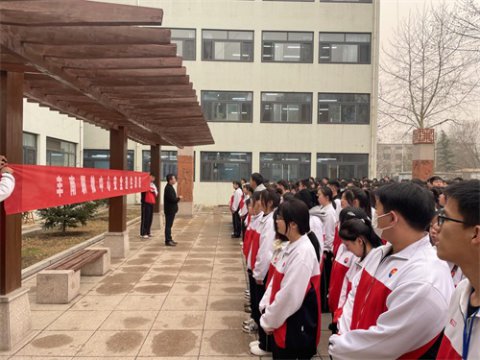  演练始于心   防患始于行  ——丰南职教中心开展逃生演练活动