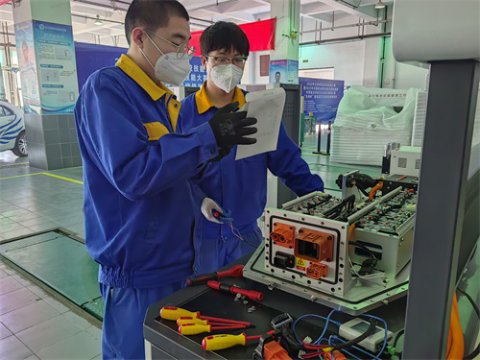 玉田职教中心学生在河北省新能源汽车检测与维修大赛中获团体二等奖