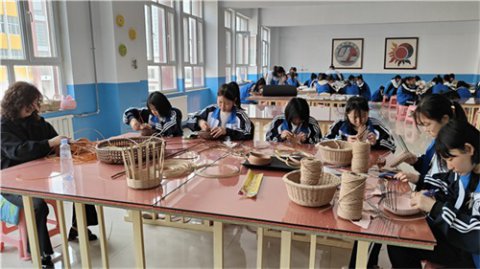 让青春在劳动中闪光 ——玉田职教中心开展“让青春在劳动中闪光”劳动教育系列主题活动