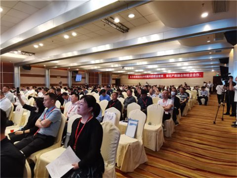 代表河北省，在全国会议上发言 ——玉田职教中心参加国家级农村职业教育和成人教育示范县工作推进会